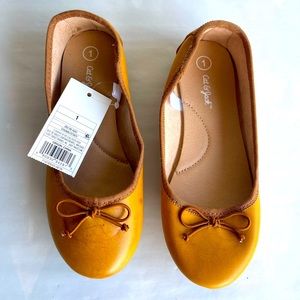 Girl shoes size 12 to 1